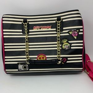 BETSEY JOHNSON WEEKENDER  X-LARGE DUFFLE BAG PINK FUSHIA STRIPE